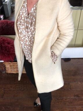 Coat/jacket Zara, cream colour, boucle’, Small